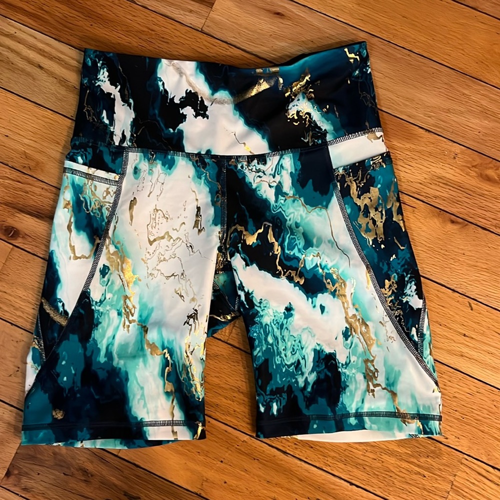 Women’s old navy high rise bike shorts go dry size M New